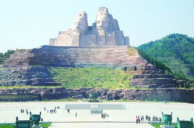 大題材鑄就大品牌——訪鄭州市黃河風(fēng)景名勝區(qū)管理委員會(huì)主任雒國(guó)棟